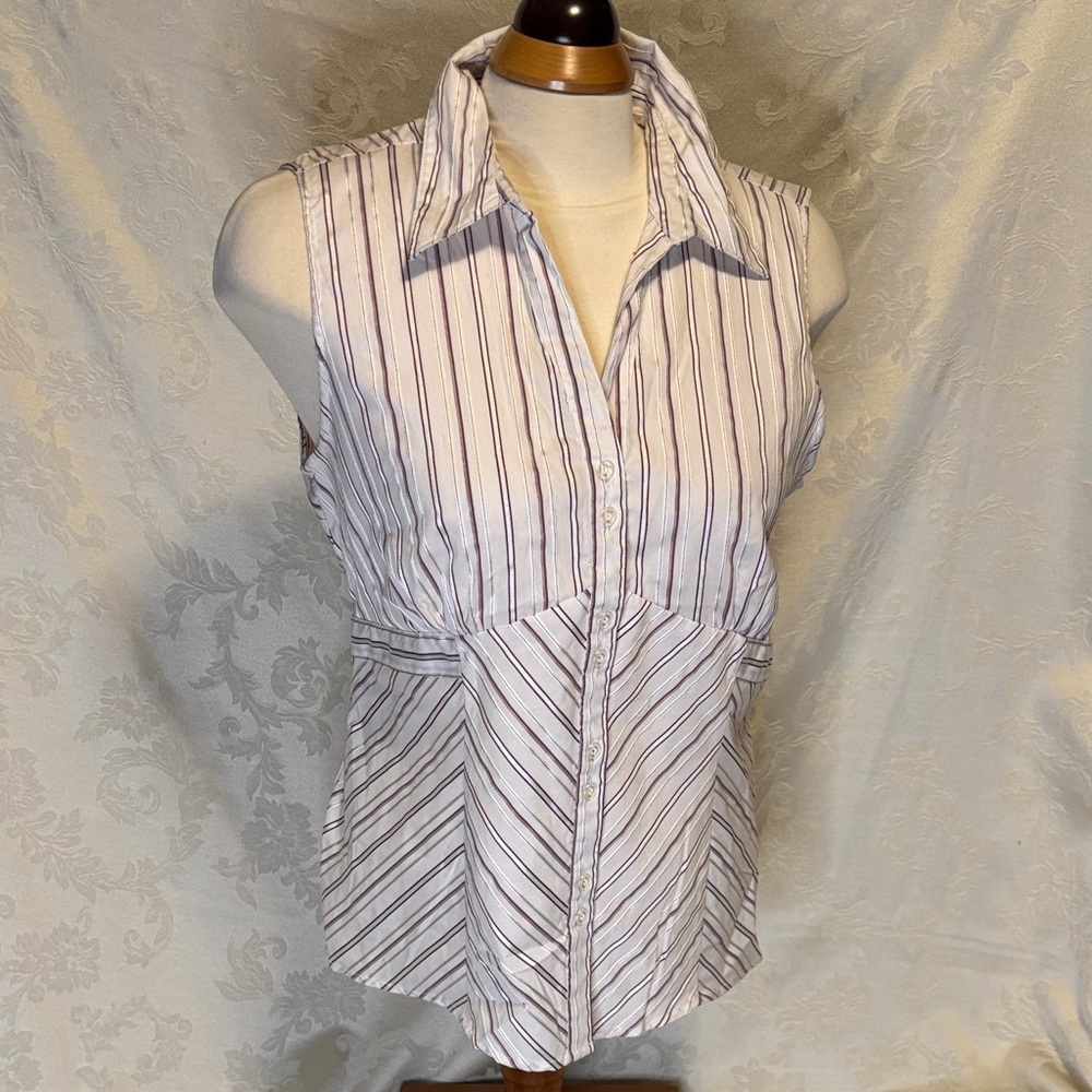 Fitted Collared Striped Sleeveless Top